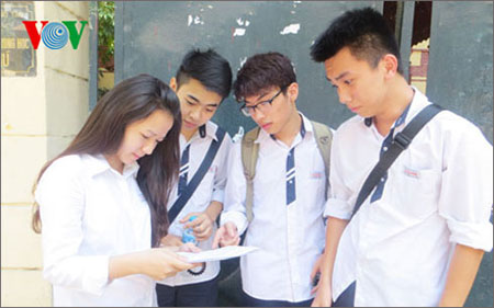 Năm 2015 là năm đầu tiên Việt Nam tổ chức kỳ thi THPT quốc gia